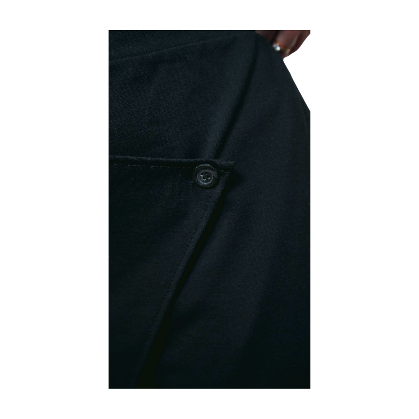 Pantaloni din Bumbac Negru: Confort și Stil pentru Orice Siluetă